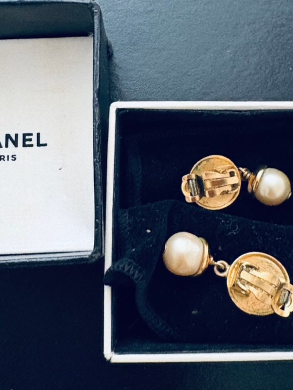 "Authentic" CHANEL earrings - Pearl - Picture 2 of 3